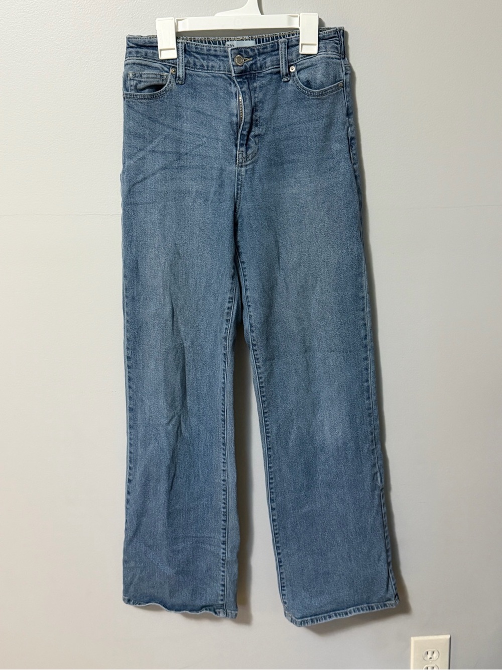 No Boundaries women’s wide-leg jeans in size XS (0–2) with a classic medium blue